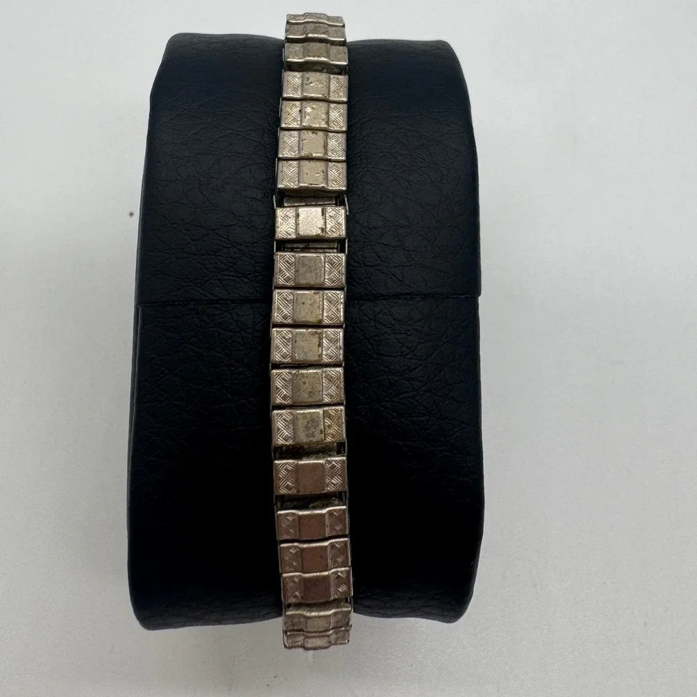 Vintage Andre Dior 17 Jewels Manual Wind Watch Silver Tone For Parts Repair